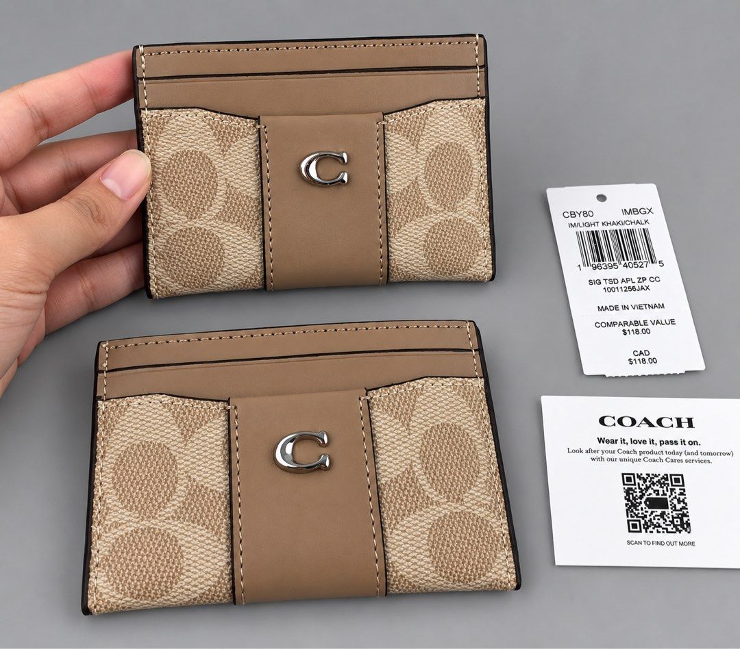 Coach Essential Card Holder (Category: Wallets & Card holders) located in Binan City. Submitted by pinkykeenshop (Listing ID 1464981198, Image 1). Description: .