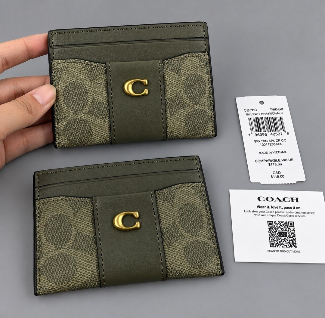 Coach Essential Card Holder (Category: Wallets & Card holders) located in Binan City. Submitted by pinkykeenshop (Listing ID 1464981263, Image 1). Description: .