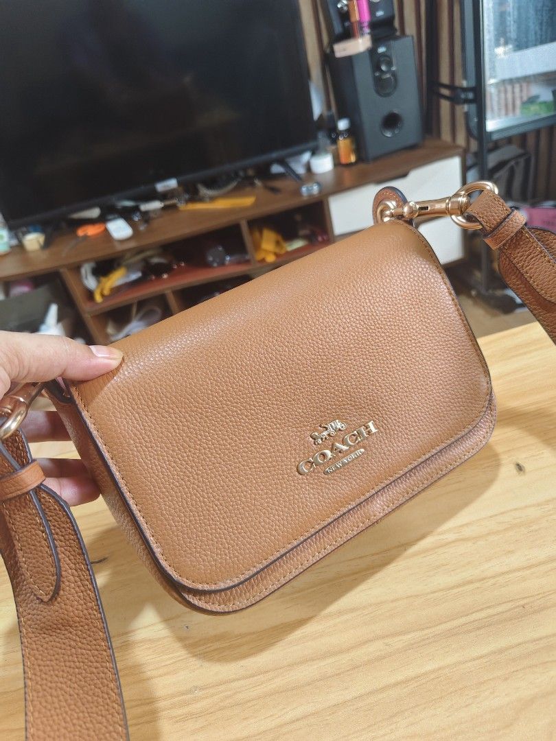 Coach Jess small crossbody bag (Category: Cross-body Bags) located in Manila. Submitted by quickcloud_e63045 (Listing ID 1465042205, Image 2). Description: .