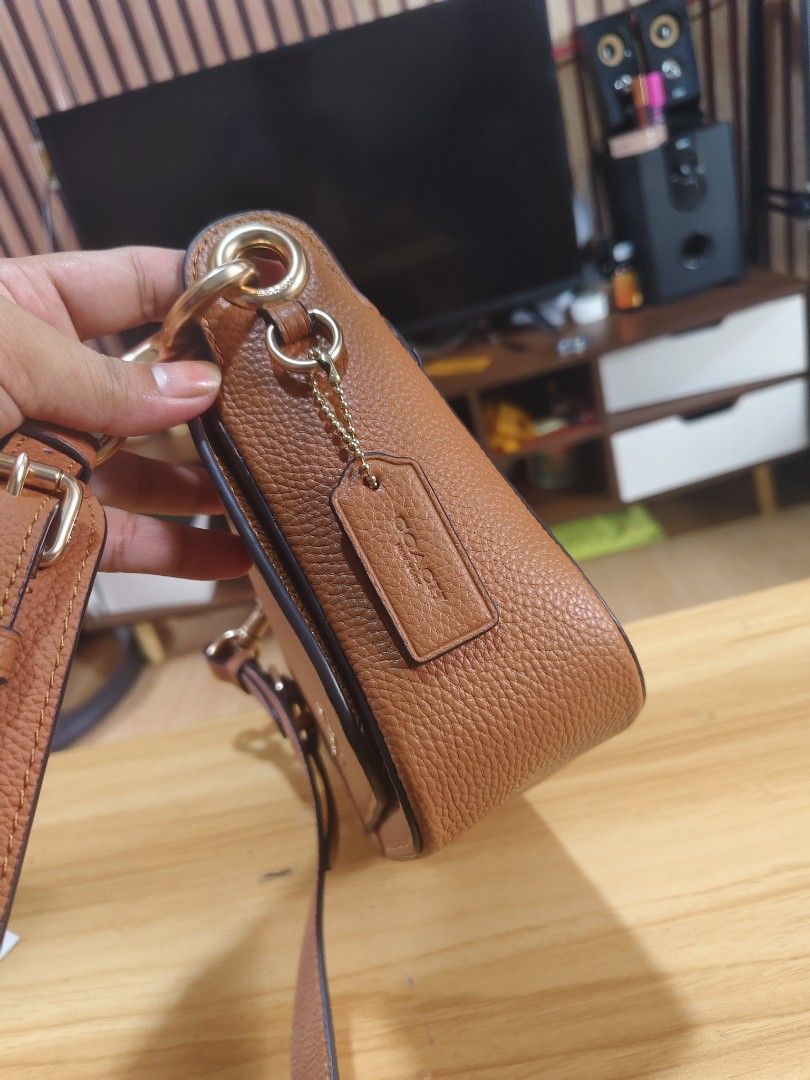 Coach Jess small crossbody bag (Category: Cross-body Bags) located in Manila. Submitted by quickcloud_e63045 (Listing ID 1465042205, Image 3). Description: .