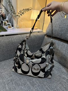 (Category: ) located in . Submitted by bagsistersph (Listing ID 1465098440, Image 1). Description: .