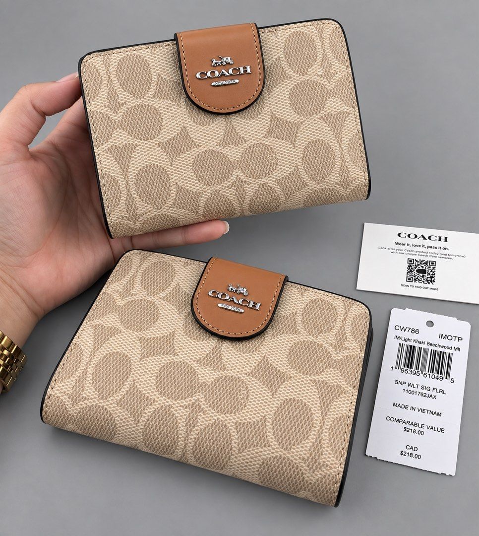 Coach Medium Corner Zip Wallet (Category: Wallets & Card holders) located in Binan City. Submitted by pinkykeenshop (Listing ID 1465144788, Image 1). Description: .
