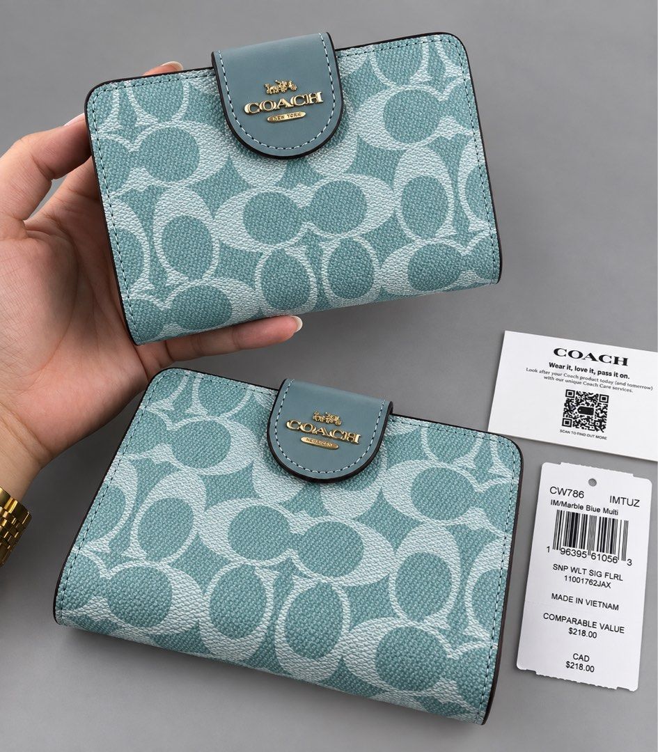 Coach Medium Corner Zip Wallet (Category: Wallets & Card holders) located in Binan City. Submitted by pinkykeenshop (Listing ID 1465144920, Image 1). Description: .