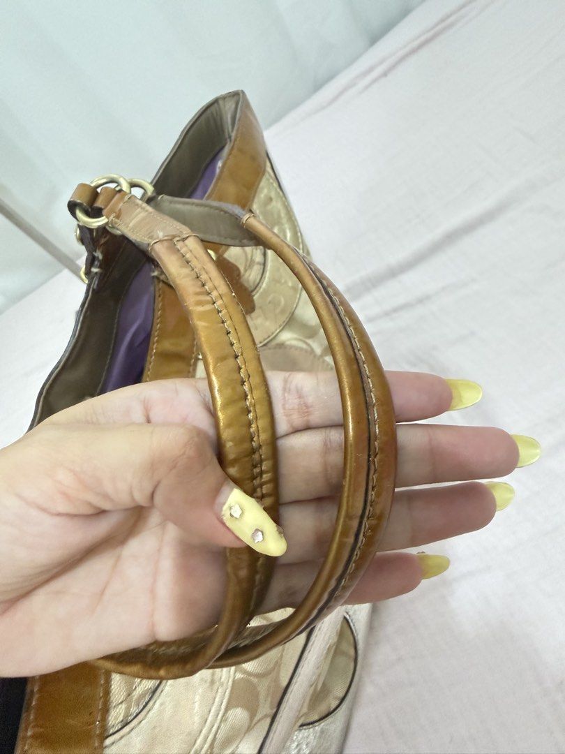 Coach Patchwork Signature Tote Bag with Leopard Flower Charm (Category: Tote Bags) located in Consolacion. Submitted by mrshoarderrr (Listing ID 1465081512, Image 3). Description: Rank ab minimal patent stains.