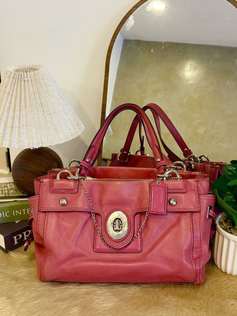 coach peyton pink leather turnlock (Category: Shoulder Bags) located in Manila. Submitted by evieanne (Listing ID 1465040003, Image 1). Description: .