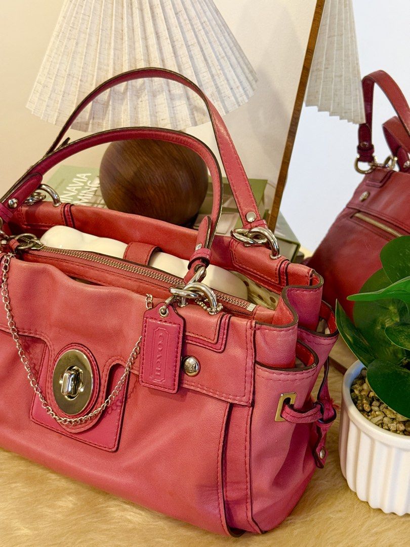 coach peyton pink leather turnlock (Category: Shoulder Bags) located in Manila. Submitted by evieanne (Listing ID 1465040003, Image 3). Description: .