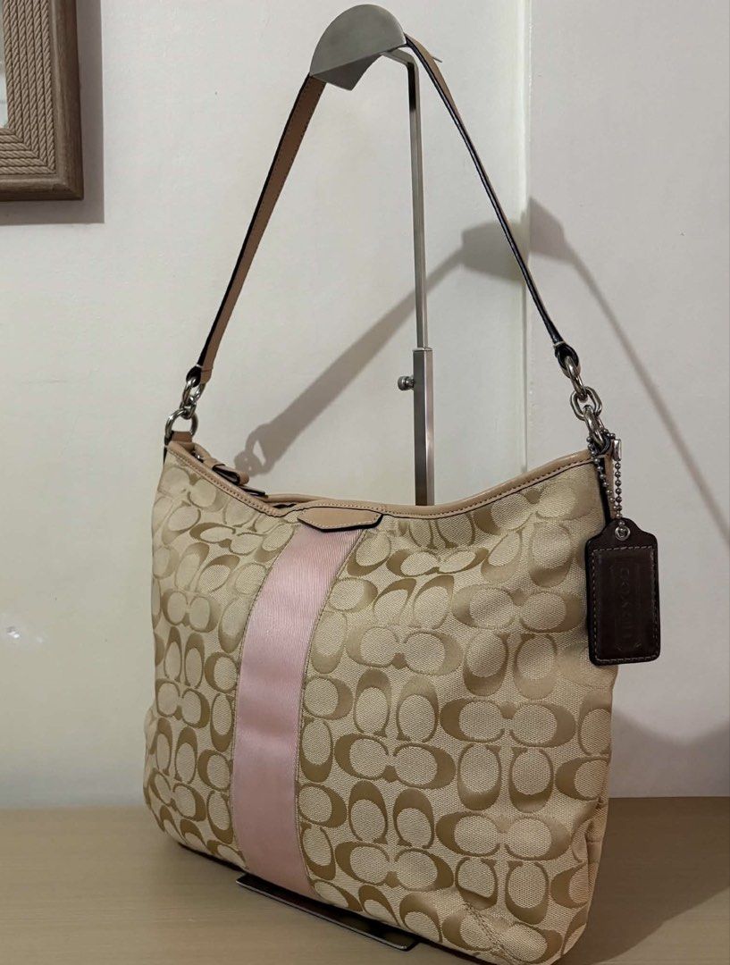 Coach Signature Stripe Hobo Bag (Category: Shoulder Bags) located in Cavite. Submitted by chubbsavenue (Listing ID 1465012909, Image 2). Description: .