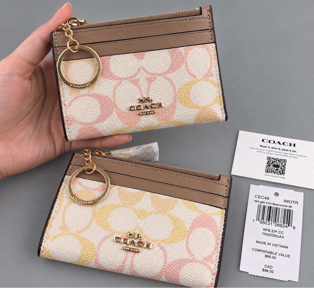Coach Skinny Mini ID (Category: Wallets & Card holders) located in Binan City. Submitted by pinkykeenshop (Listing ID 1465148475, Image 1). Description: .