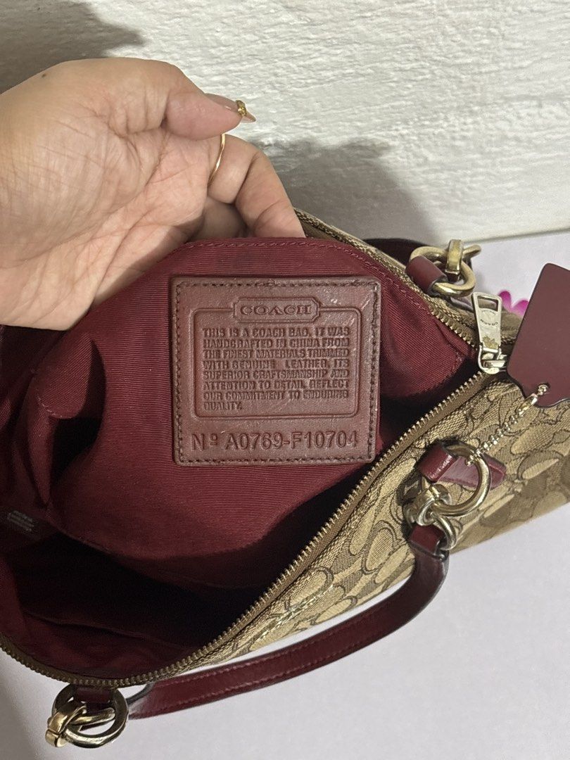 Coach Small Kelsey in Signature Canvass (Category: Shoulder Bags) located in Taguig. Submitted by missjinjin (Listing ID 1465105921, Image 3). Description: In very good condition, with sling hangtag -NGA.