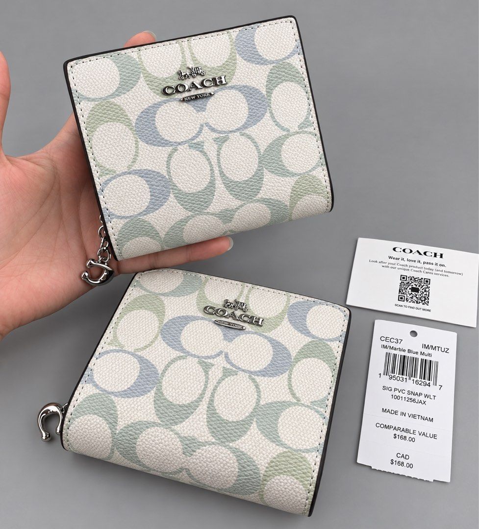 Coach Snap Wallet (Category: Wallets & Card holders) located in Binan City. Submitted by pinkykeenshop (Listing ID 1465149814, Image 1). Description: .