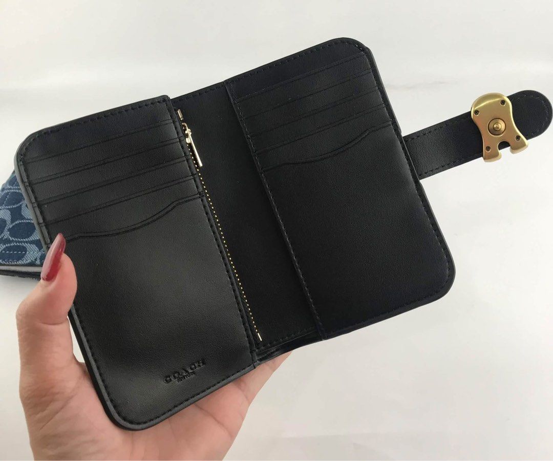 Coach Tabby Wallet (Category: Wallets & Card holders) located in Binan City. Submitted by pinkykeenshop (Listing ID 1465146203, Image 2). Description: .
