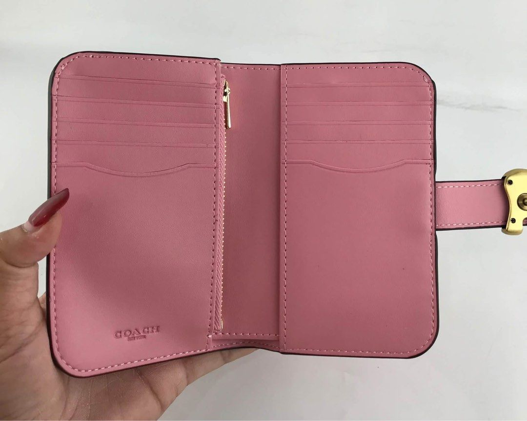Coach Tabby Wallet (Category: Wallets & Card holders) located in Binan City. Submitted by pinkykeenshop (Listing ID 1465146283, Image 2). Description: .