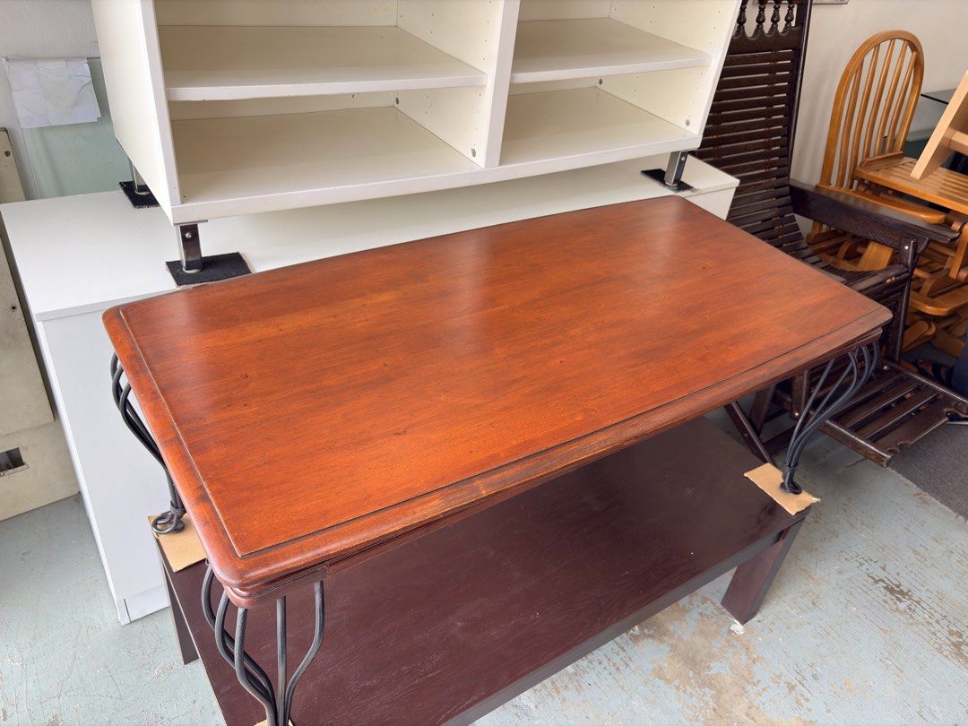 coffee table / centre table (Category: Tables & Sets) located in Kajang. Submitted by goodsdmy_secondhandshop (Listing ID 1465036043, Image 3). Description: used item. condition as is self pickup kajang / delivery by lalamove.