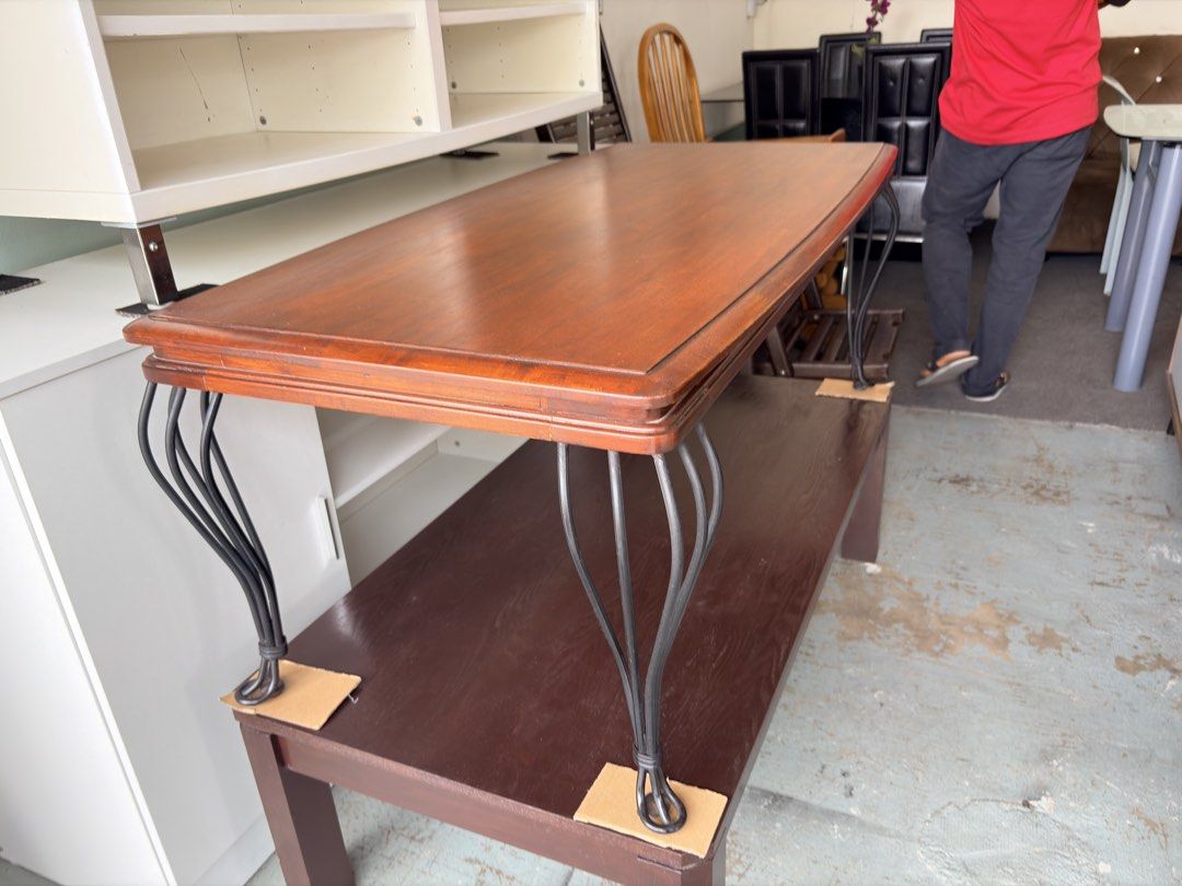 coffee table / centre table (Category: Tables & Sets) located in Kajang. Submitted by goodsdmy_secondhandshop (Listing ID 1465036043, Image 2). Description: used item. condition as is self pickup kajang / delivery by lalamove.