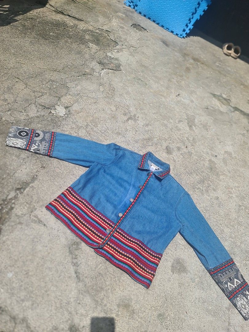 Coldwater Creek Vtg Denim Jacket (Category: Coats, Jackets and Outerwear) located in Mendez-Nunez. Submitted by clarisucks (Listing ID 1465000578, Image 3). Description: Vintage 90s Denim Aztec Western Boho Tapestry Button-Up Jacket 🤎💙 ✨ Vintage-inspired denim jacket with unique Aztec & tribal tapestry details ✨ Western / Boho aesthetic ✨ Button-up front with patterned cuffs and collar ✨ Makapal at stylish ang tela ✨ Eye-catching colorful woven