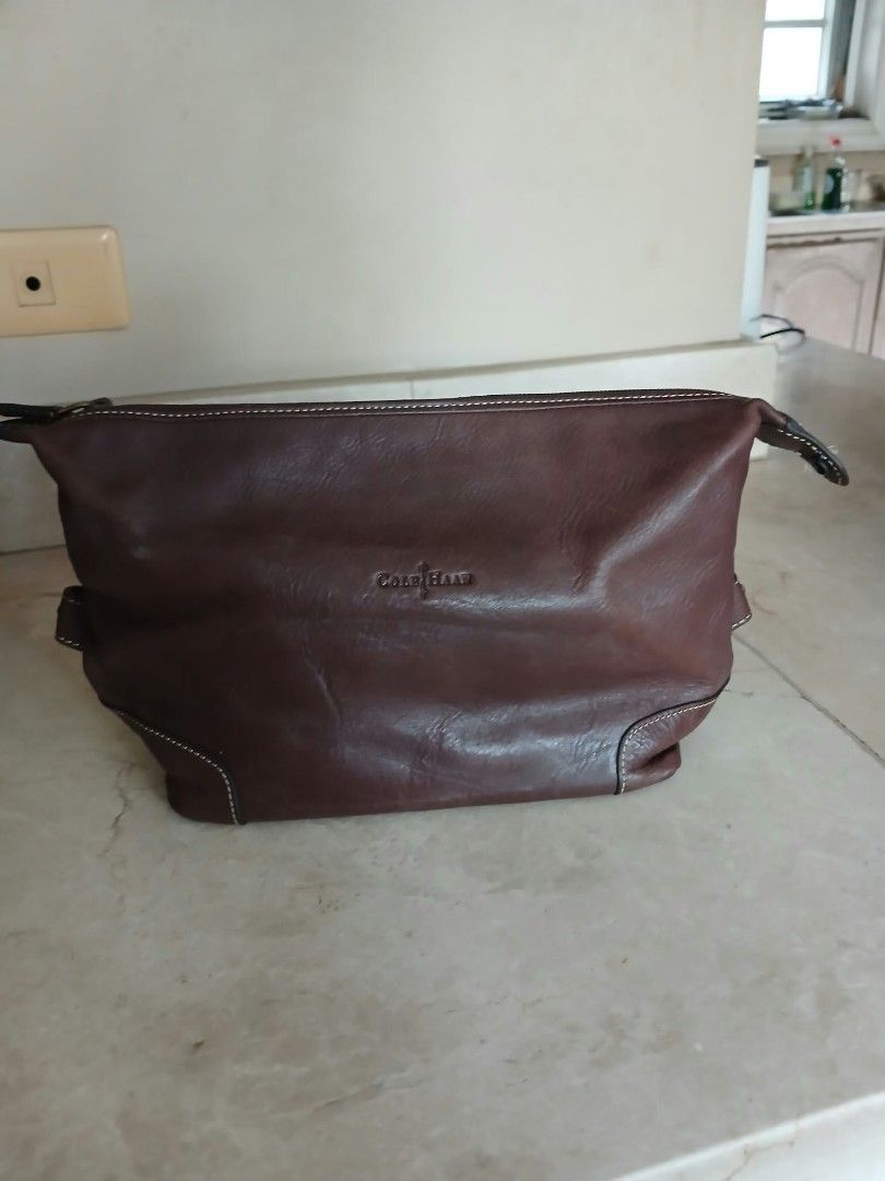 Cole Hann (Category: Shoulder Bags) located in Manila. Submitted by zeneaglee (Listing ID 1465086457, Image 1). Description: .