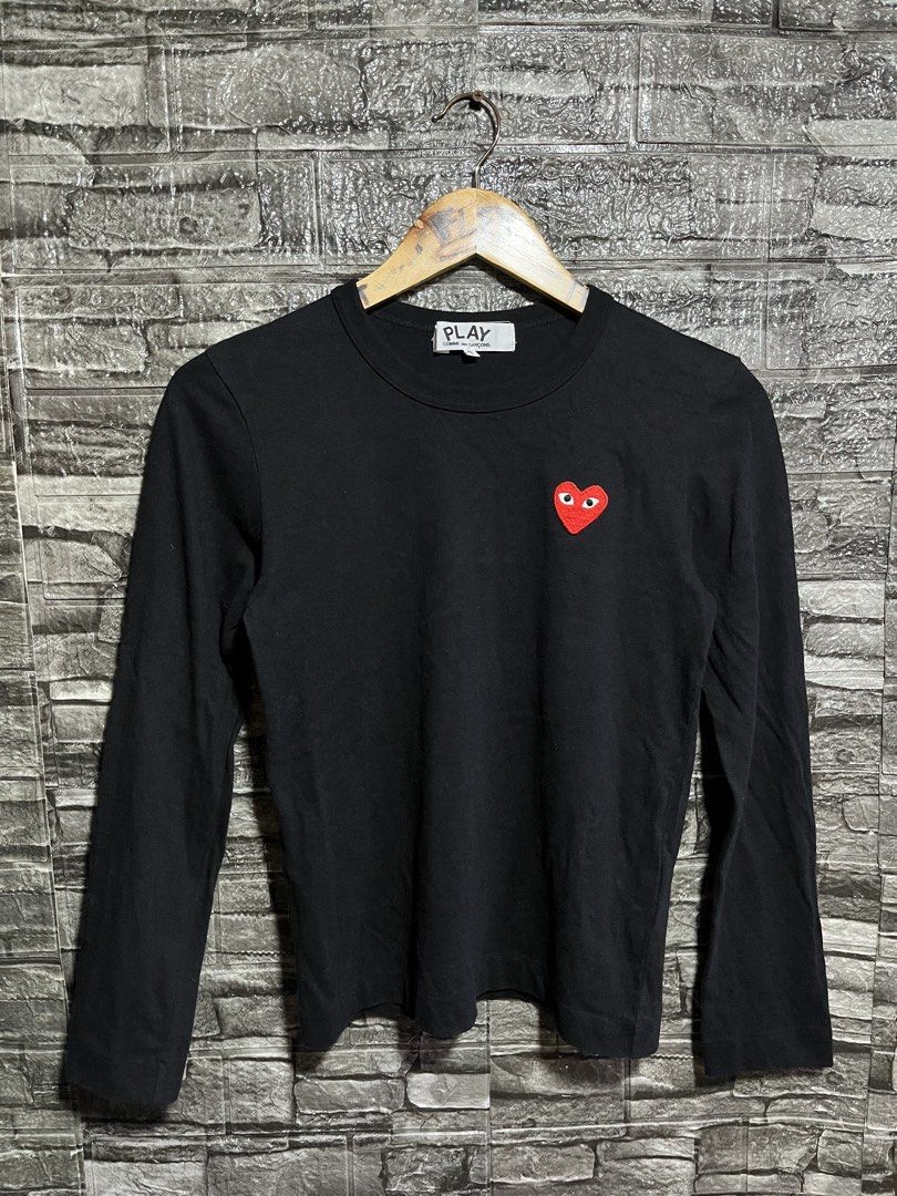 Comme Des Garcons Play Long Sleeve (Category: Luxury Apparel) located in Manila. Submitted by flex_curation (Listing ID 1465141448, Image 1). Description: 17.5X22 IN VERY GOOD CONDITION BACOOR CAVITE LOC.