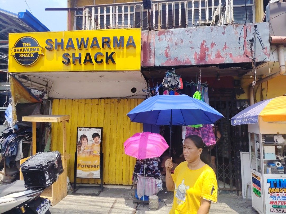 commercial space (Category: Commercial) located in Las Pinas. Submitted by mitchellestrada20202020 (Listing ID 1464992017, Image 2). Description: for sale..commercial space 220 squarmeter my bahay sa taas pwede renuvation or gawin pwesto around binakayan highway in front jollibee metro bank magandang pang business pm me more details 15m negotiable for the owner.