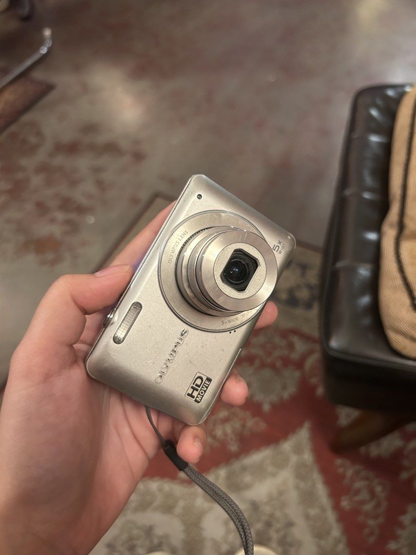 COMPLETE SET Olympus VG 120 digicam digital camera (Category: Cameras) located in Lagonoy. Submitted by nadayojiii (Listing ID 1465075531, Image 1). Description: Olympus VG 120✨ NO FUNCTIONAL ISSUES all working flash working all buttons working zoom working has signs of usage(body crack at the bottom-performance not affected) CRISP SHOTS✨✨✨ COMPLETE SET inclusions: unit battery sd card charger strap stickers.