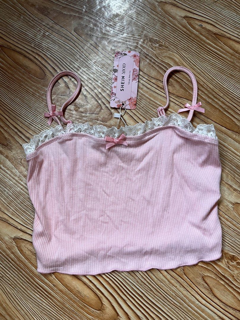 Coquette top (Category: Sleeveless) located in San Jacinto. Submitted by kellysthrift_ (Listing ID 1464981201, Image 1). Description: .