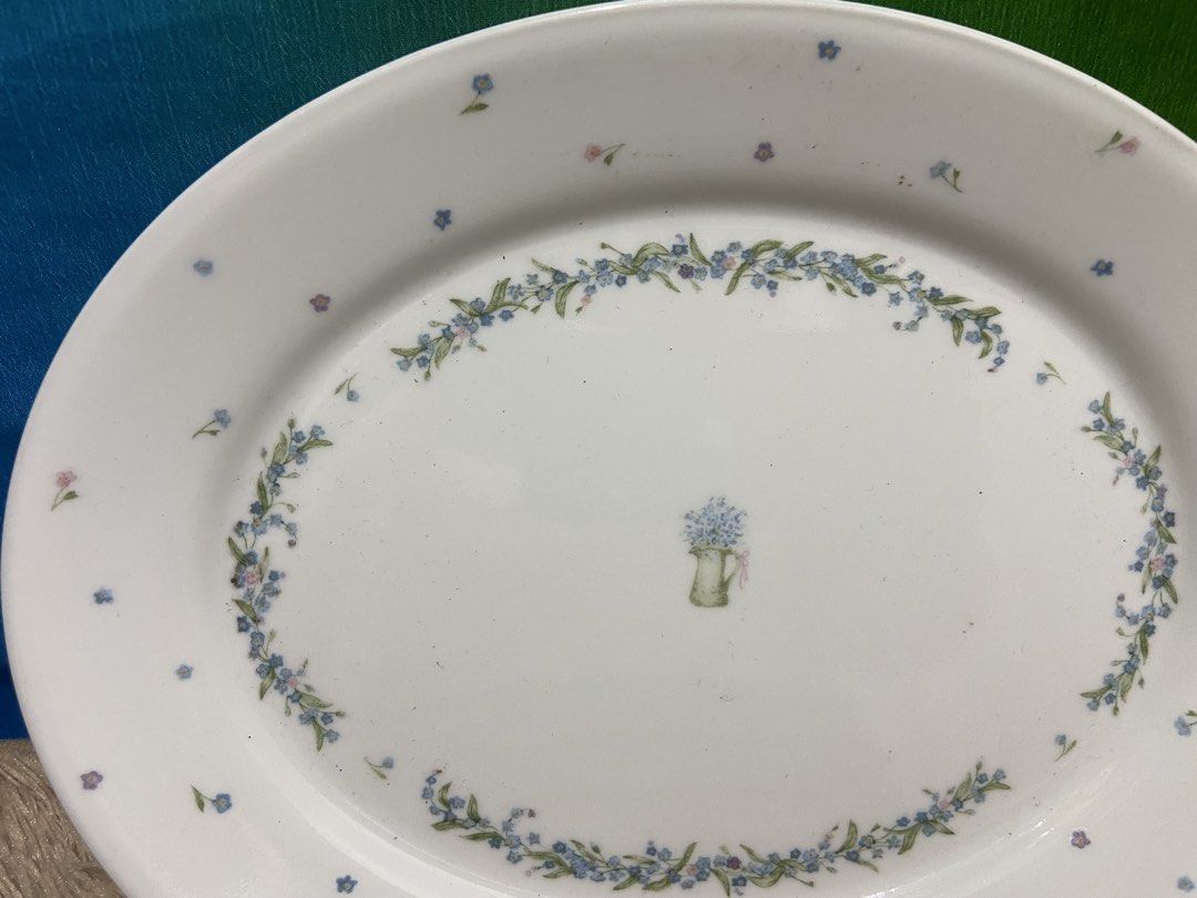 corelle oval plate (Category: Dinnerware & Cutlery) located in Pasig City. Submitted by jie_russ (Listing ID 1465058259, Image 2). Description: corelle oval plate used Made in USA 1 pc for ₱250.