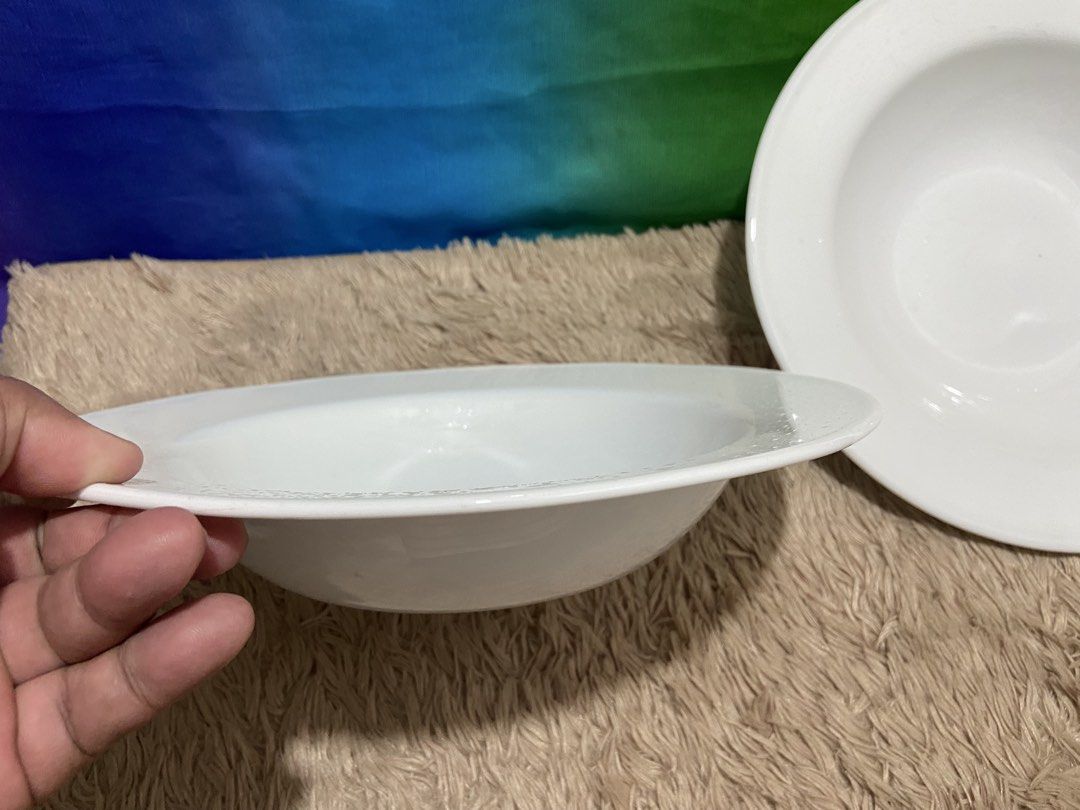 Corelle serving bowl(winter frost white) (Category: Dinnerware & Cutlery) located in Pasig City. Submitted by jie_russ (Listing ID 1465051930, Image 2). Description: corelle serving bowl Used Made in USA 2 Pcs for ₱1,400.