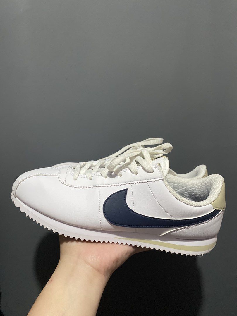 Cortez Sneakers (Category: Sneakers) located in Batangas. Submitted by bagstolove2.0 (Listing ID 1465088211, Image 1). Description: .