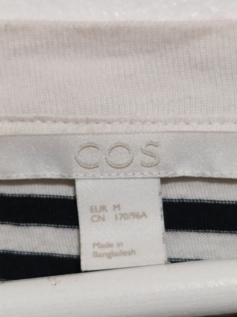 COS black white stripe cotton long sleeve (Category: Longsleeves) located in Rizal. Submitted by vanessa_finds_ (Listing ID 1465078472, Image 3). Description: needs wash, removable stain.