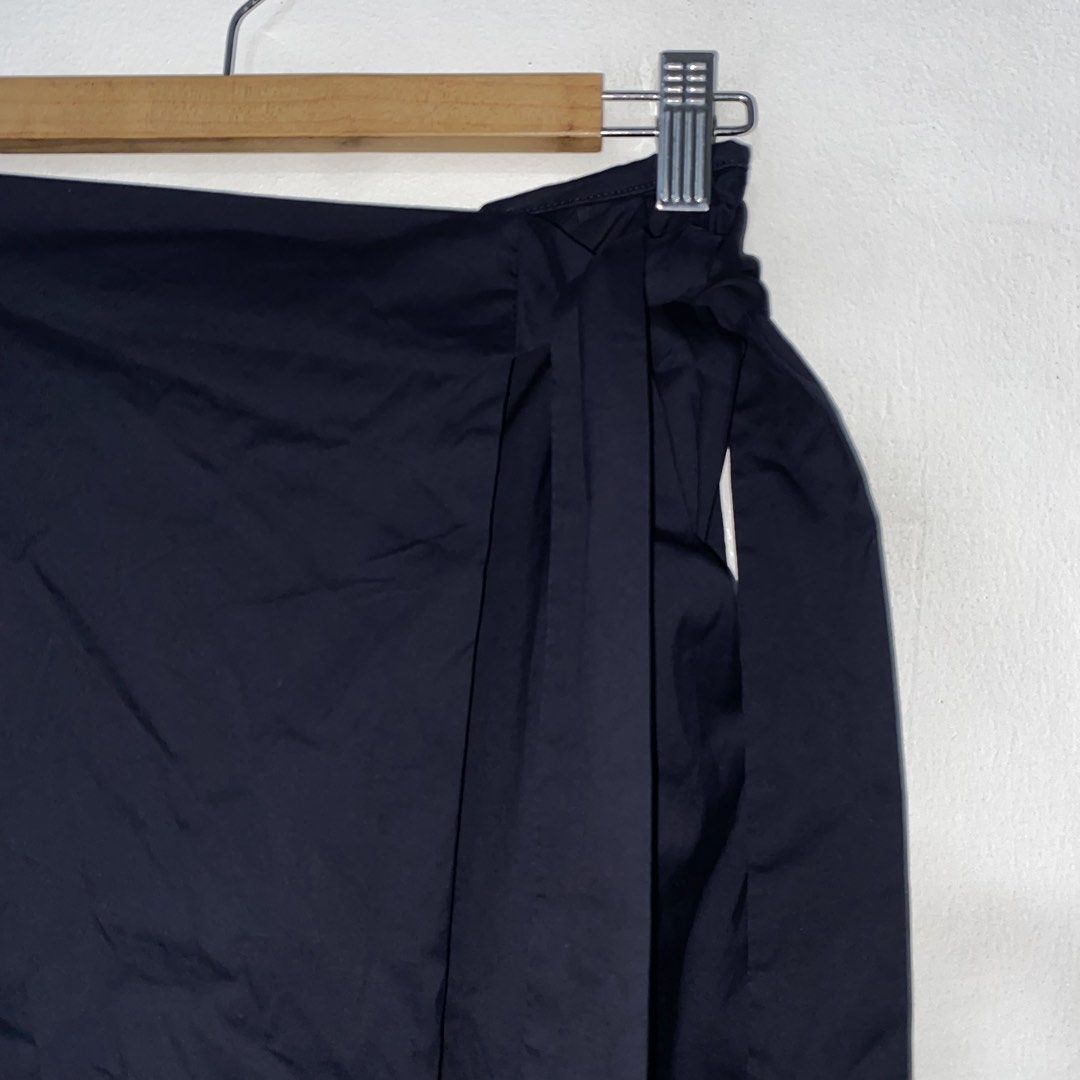 COS wrap culottes (Category: Other Bottoms) located in San Jose del Monte. Submitted by mamiracky (Listing ID 1465060266, Image 2). Description: Waistline 28 inches.