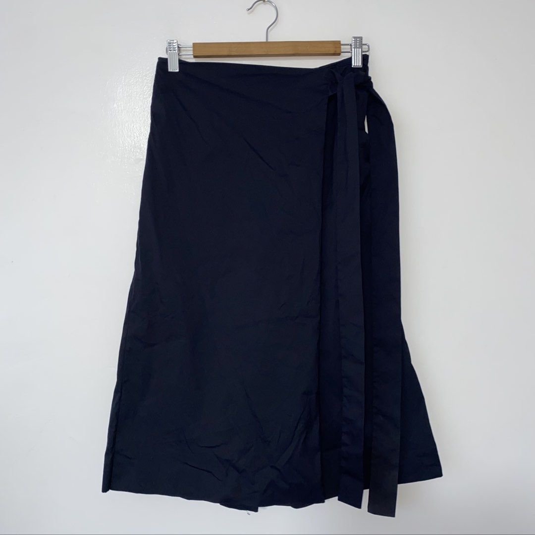 COS wrap culottes (Category: Other Bottoms) located in San Jose del Monte. Submitted by mamiracky (Listing ID 1465060266, Image 1). Description: Waistline 28 inches.