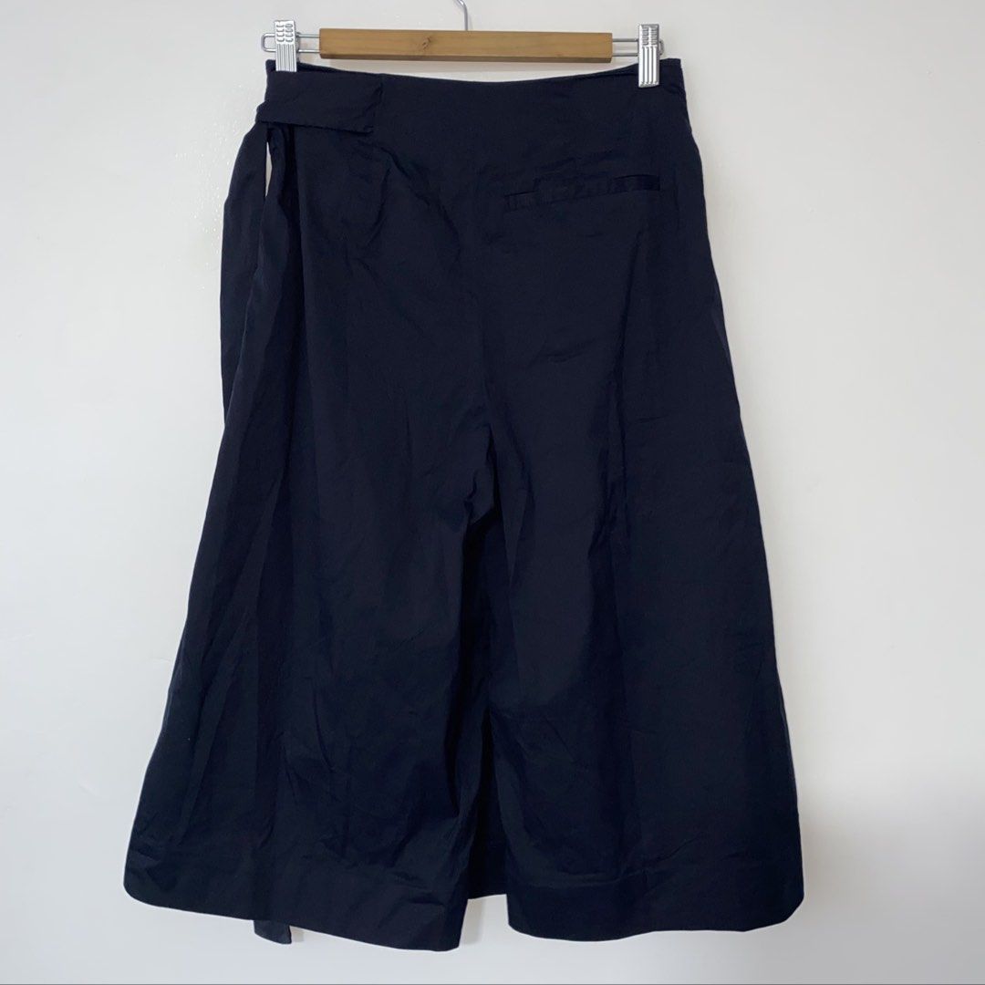 COS wrap culottes (Category: Other Bottoms) located in San Jose del Monte. Submitted by mamiracky (Listing ID 1465060266, Image 3). Description: Waistline 28 inches.