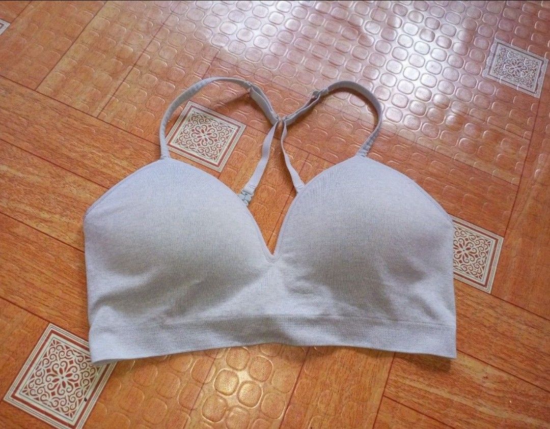 Cotton Spandex Bra Size: Medium (Category: Undergarments & Loungewear) located in Navotas City. Submitted by vanilla_sandalwood (Listing ID 1465111199, Image 1). Description: -Brand: So Intimates -Color: Grey -Size: Medium 34 Bust -Like New -Cotton Spandex.