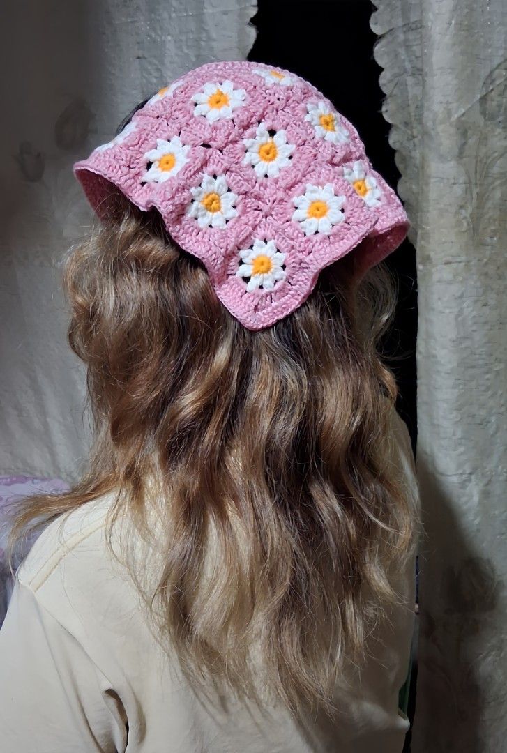 Crochet Daisy Bandana (Category: Hair Accessories) located in Lopez. Submitted by kathnyxx.studio (Listing ID 1464969154, Image 2). Description: 🧶 Crochet Daisy Bandana 🎨 Customizable Colors 📦 Ship via J&T.