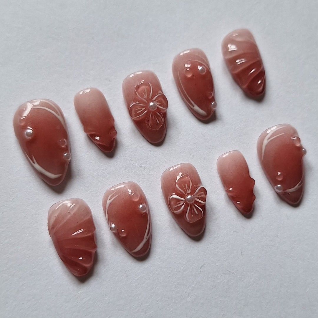 Custom press on nails (Category: Hands & Nails) located in Quezon City. Submitted by luxetips_pressph (Listing ID 1464986224, Image 2). Description: Custom Press On Nails for 250-350php Any shape and length message to order and for inquiries! Inclusions: 📌 Nail Prep Kit (Alcohol Pads, Cuticle Pusher, Nail File) 📌Jelly Glue 📌 Care Card 📌Press On Nails.