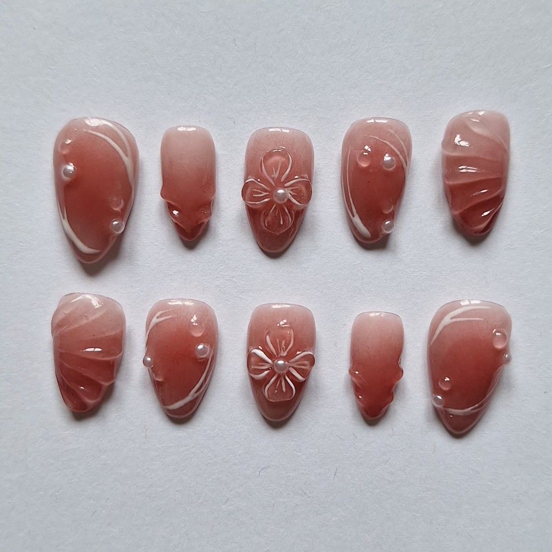 Custom press on nails (Category: Hands & Nails) located in Quezon City. Submitted by luxetips_pressph (Listing ID 1464986224, Image 1). Description: Custom Press On Nails for 250-350php Any shape and length message to order and for inquiries! Inclusions: 📌 Nail Prep Kit (Alcohol Pads, Cuticle Pusher, Nail File) 📌Jelly Glue 📌 Care Card 📌Press On Nails.