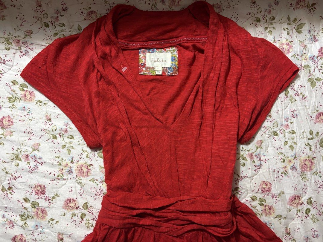 Dakota Red Wrap Babydoll Top (Category: Blouses) located in Muntinlupa City. Submitted by herellas0504 (Listing ID 1465113876, Image 2). Description: Dakota Red Wrap Babydoll Top Mine: 280 | Lock: 380 ———————————— size: xs-small (petite size) no issue, prettyy so muchh! flowy! no ww can’t fit.