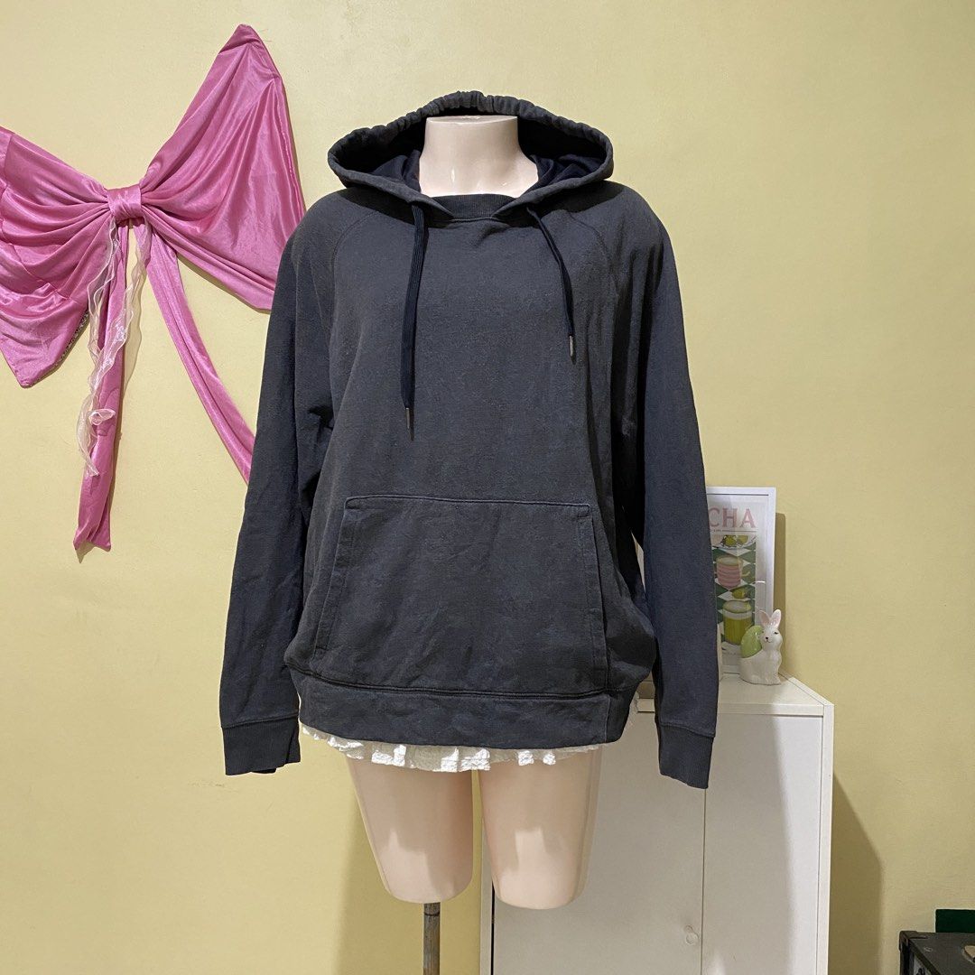 DARK GRAY HOODIE (Category: Coats, Jackets and Outerwear) located in Dasmarinas. Submitted by hannah.oakph (Listing ID 1464980564, Image 1). Description: .