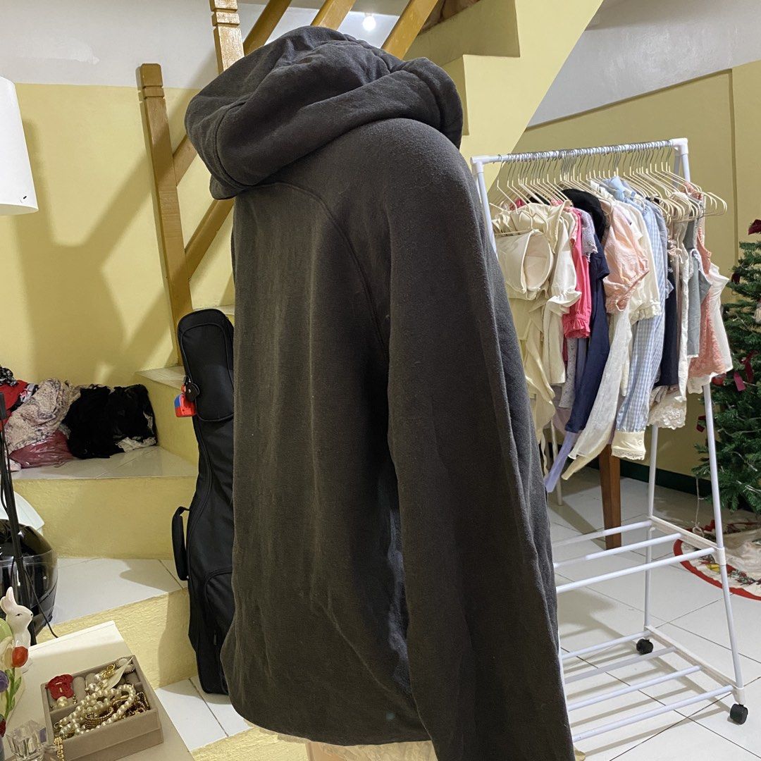DARK GRAY HOODIE (Category: Coats, Jackets and Outerwear) located in Dasmarinas. Submitted by hannah.oakph (Listing ID 1464980564, Image 3). Description: .
