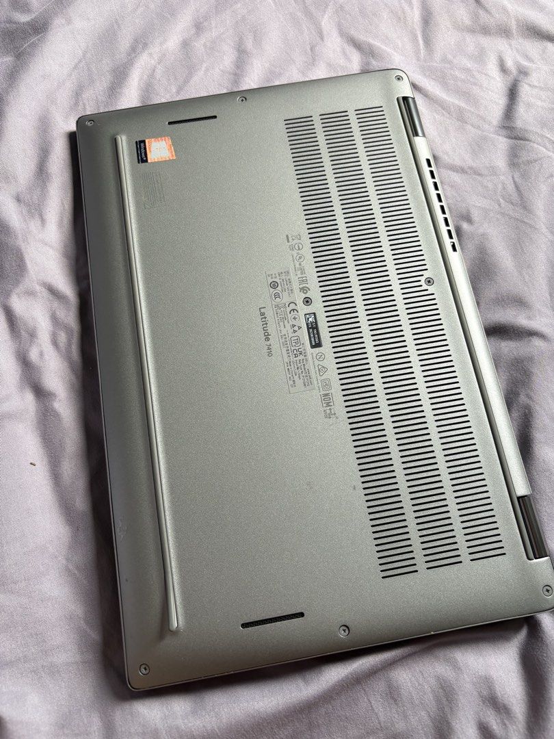 Dell Latitude 7410 2-in-1 Intel Core i7 vPro (Category: Laptops & Notebooks) located in Mandaluyong City. Submitted by jienellecatubay (Listing ID 1465000795, Image 3). Description: Dell Latitude 7410 | i7 vPro | 16GB RAM | 512GB SSD | Touchscreen 💰 Price: ₱19,500 (Negotiable) Selling my Dell Latitude 7410 in like-new condition! A reliable, premium business-class laptop that’s perfect for professionals, remote workers, students, and anyone looki
