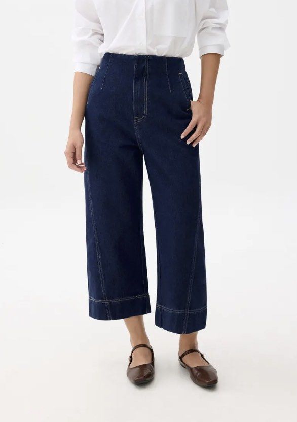 Denim Cropped Wide Leg Culottes Size 24 (Category: Jeans) located in Batangas. Submitted by aica00 (Listing ID 1465122400, Image 1). Description: Color: Indigo Size 24 Used twice only .