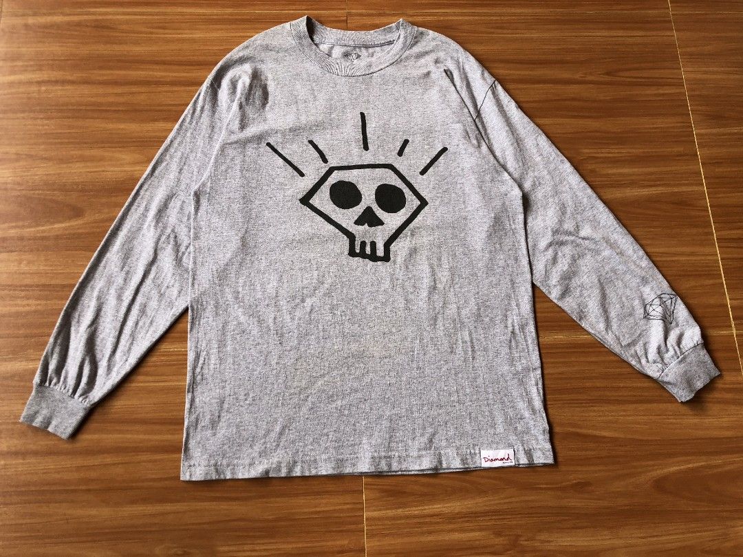DIAMOND SUPPLY LONGSLEEVE (Category: Tshirts & Polo Shirts ) located in Baybay. Submitted by dathrifted (Listing ID 1465030385, Image 1). Description: DIAMOND SUPPLY LONGSLEEVE LARGE ON TAG Width- 21.5 Length- 30 EXCELLENT CONDITION PM if Interested📩📩📩.