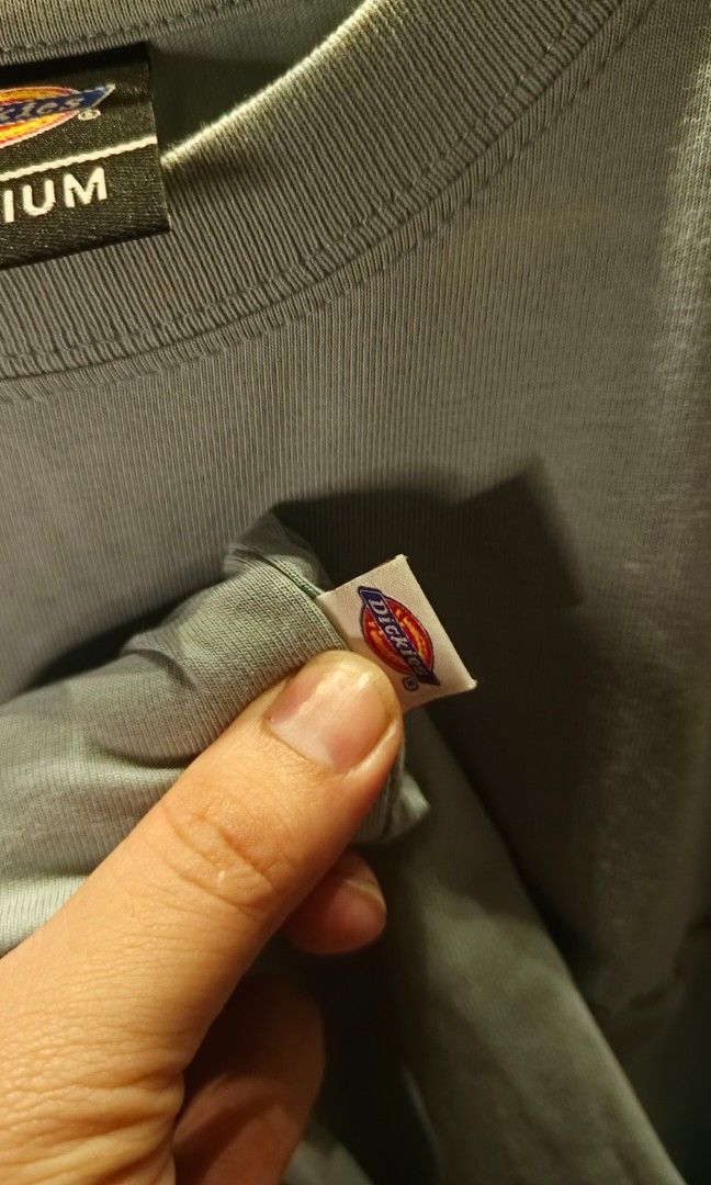 dickies (Category: Activewear) located in Caloocan City. Submitted by _jerald_ (Listing ID 1465074888, Image 3). Description: Dickies big logo back design flowless 9/10.