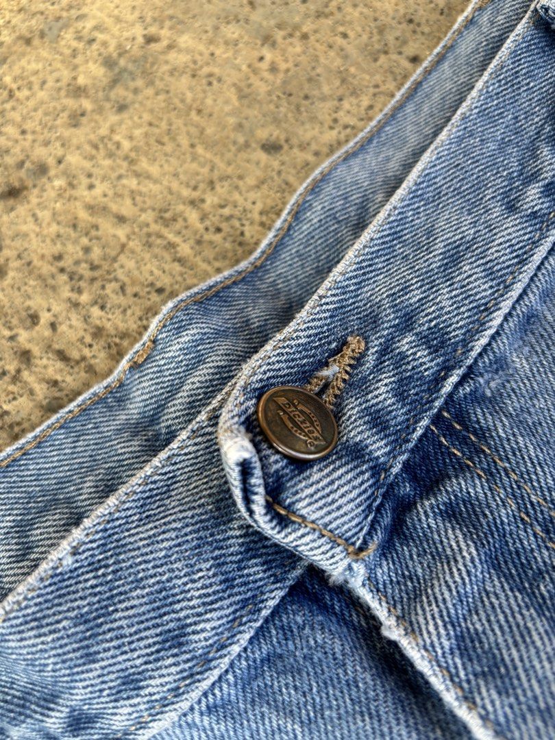 Dickies Carpenter Jorts (Category: Shorts) located in Calauan. Submitted by charles50266 (Listing ID 1465102029, Image 3). Description: Dickies Carpenter Jorts (Slightly Heavy) ♻️width : 40 ♻️length:23 ♻️hem: 12.