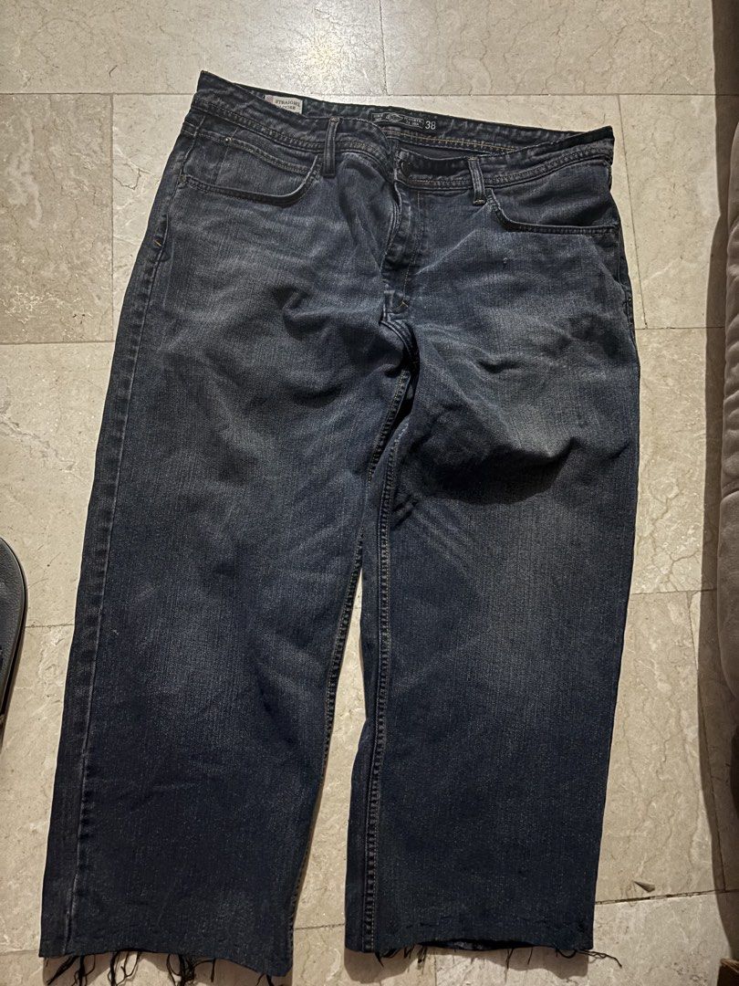 Dickies pants 38 waist (Category: Jeans) located in Manila. Submitted by vintageaccessories (Listing ID 1465015236, Image 1). Description: 37 inches length.