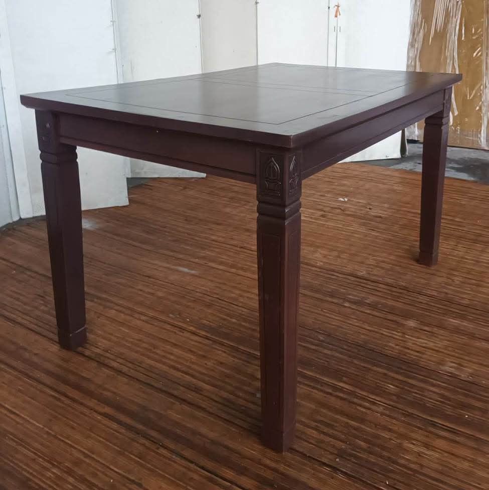 Dining Table (Category: Tables & Sets) located in Meycauayan. Submitted by marygracecasimiro (Listing ID 1465086143, Image 3). Description: Dining Table L47 x W31 x H29 With signs of usage Price: 6,500💜💜.
