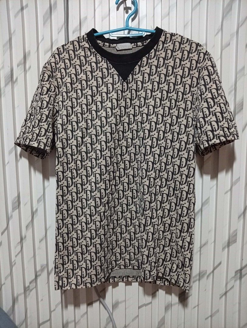 Dior Oblique Monogram mens shirt (Category: Tshirts & Polo Shirts ) located in Barotac Nuevo. Submitted by john.pritz (Listing ID 1465109114, Image 1). Description: Dior Oblique Monogram Mens shirt Like new condi no issue size medium on tag Width 20 Length 27.