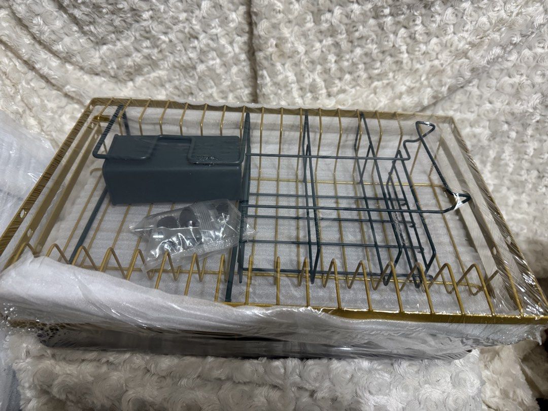 dish organizer drainer (Category: Food Organization & Storage) located in Marikina City. Submitted by lorradel (Listing ID 1464972840, Image 1). Description: - brandnew with box - L:16.5 in Width: 9.5in ; H: 4 in including tray - sf shouldered by buyer.