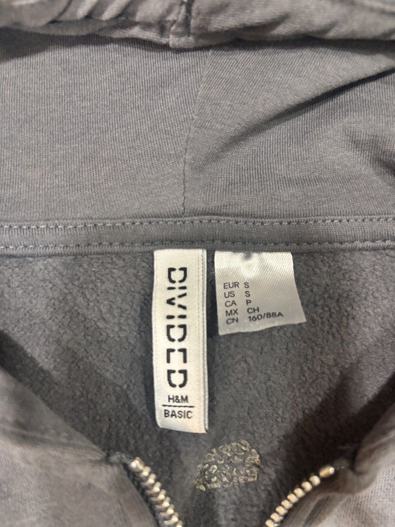 DIVIDED - H&M | Dark Gray Airport Fit Set (Category: Sets or Coordinates) located in Manila. Submitted by lovedbyons (Listing ID 1465045700, Image 2). Description: Top - Small Sweatpants - X-Small.