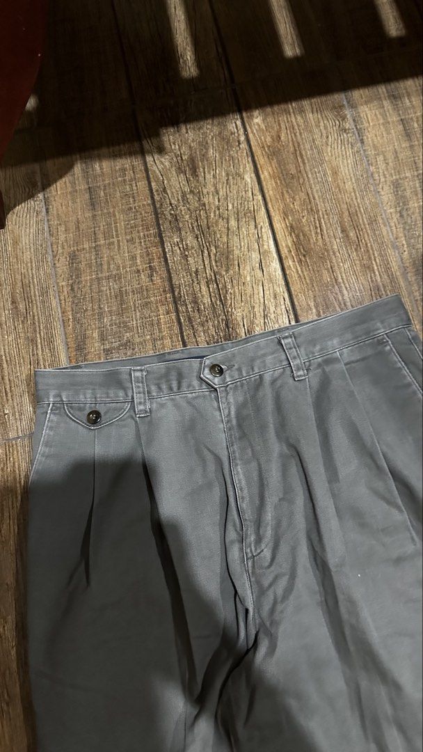 DOCKERS GREY PANTS (Category: Jeans) located in Manila. Submitted by urban.vintage (Listing ID 1465069607, Image 2). Description: ISSUE: NONE ( NEED WASH ) MOP :GCASH ( NO COD ) SHIP VIA : LALAMOVE & J&T LOCATION : PASIG CITY LENGTH : 41 HEM : 9 WIDTH : 34.