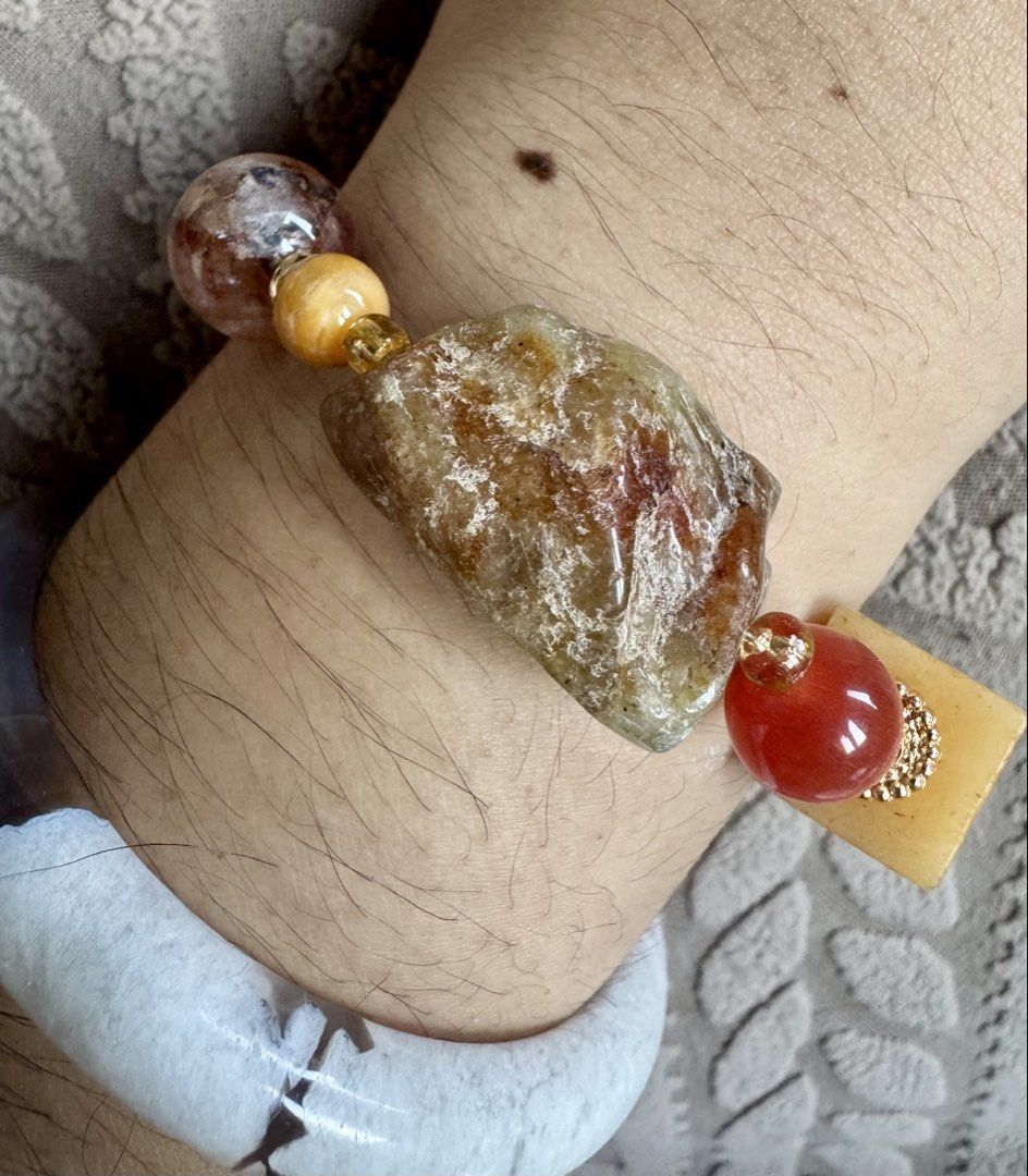 Duo bao raw stones bracelet (Category: Bracelets) located in Quezon City. Submitted by nics006 (Listing ID 1465170396, Image 2). Description: 🔥 POWER • CONFIDENCE • SUCCESS 🔥 A bold combination of Labradorite, Yellow Tiger Eye, Carnelian, Fire Quartz, Lacquer Wood & Cat Eye — created for those who want to carry an energy of confidence, courage, focus, protection, and abundance. ✨ 🖤 Labradorite – intuition • protection • transformation 💛 Yello